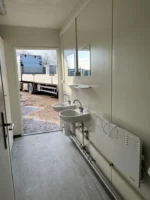 Modulo sanitario 6×2,44 m con 5 servizi igienici - immagine 5