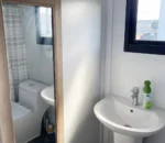 Casa modulare prefabbricata realizzata con container per spedizioni. - immagine 2